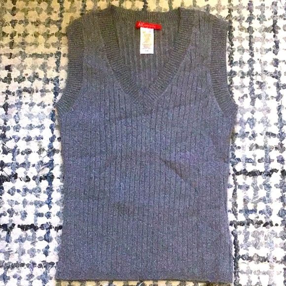 Beautiful sparkly AK Anne Klein PS V neck top-very good condition - Picture 1 of 4